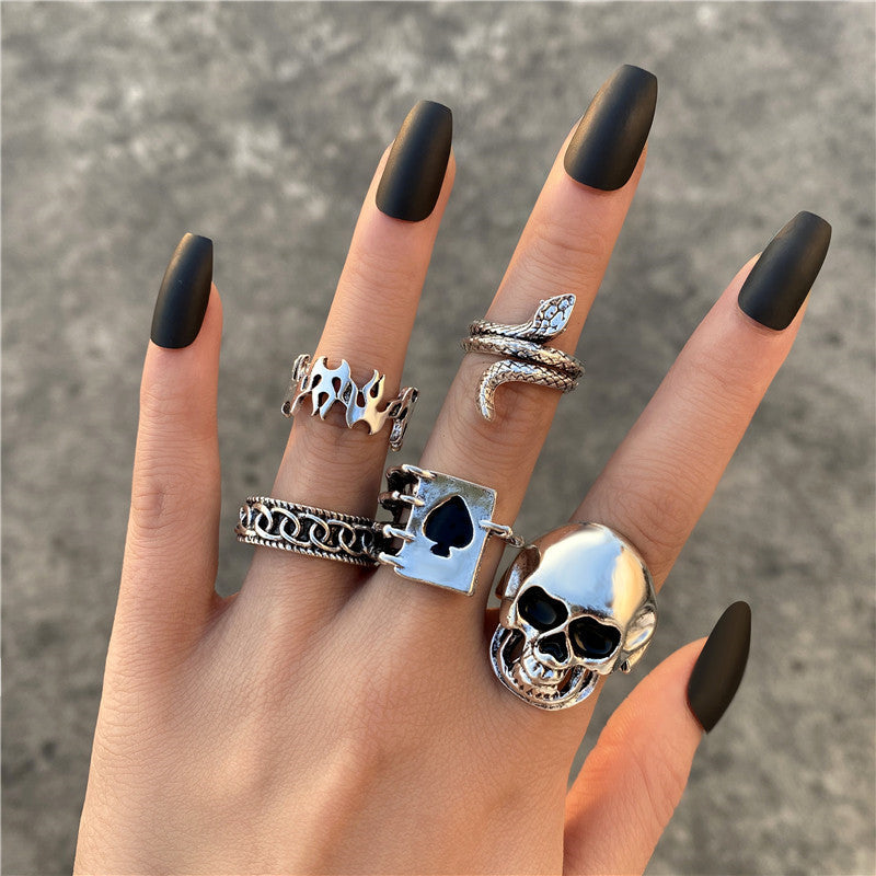 Statement Vintage Silver Spades Solitaire Knuckle Ring